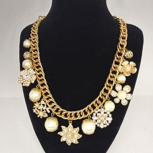 Gold and rhinestone flower necklace